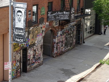 Graffiti Bombing in New york chelsea pier - Photo by Daydreamer - nyc, throwup, newyork