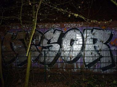 Graffiti Bombing - Photo by Daydreamer - kesor, zerik, 187 (2014)