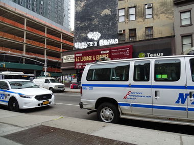 Graffiti Bombing in New york chelsea - Photo by Daydreamer - nyc, throwup, newyork