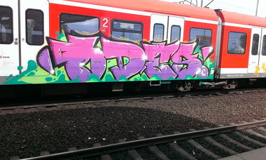 Graffiti Train - Photo by Dead07Monkey - Odes