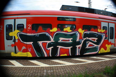 Graffiti Train - Photo by Dead07Monkey - Taz (2012)