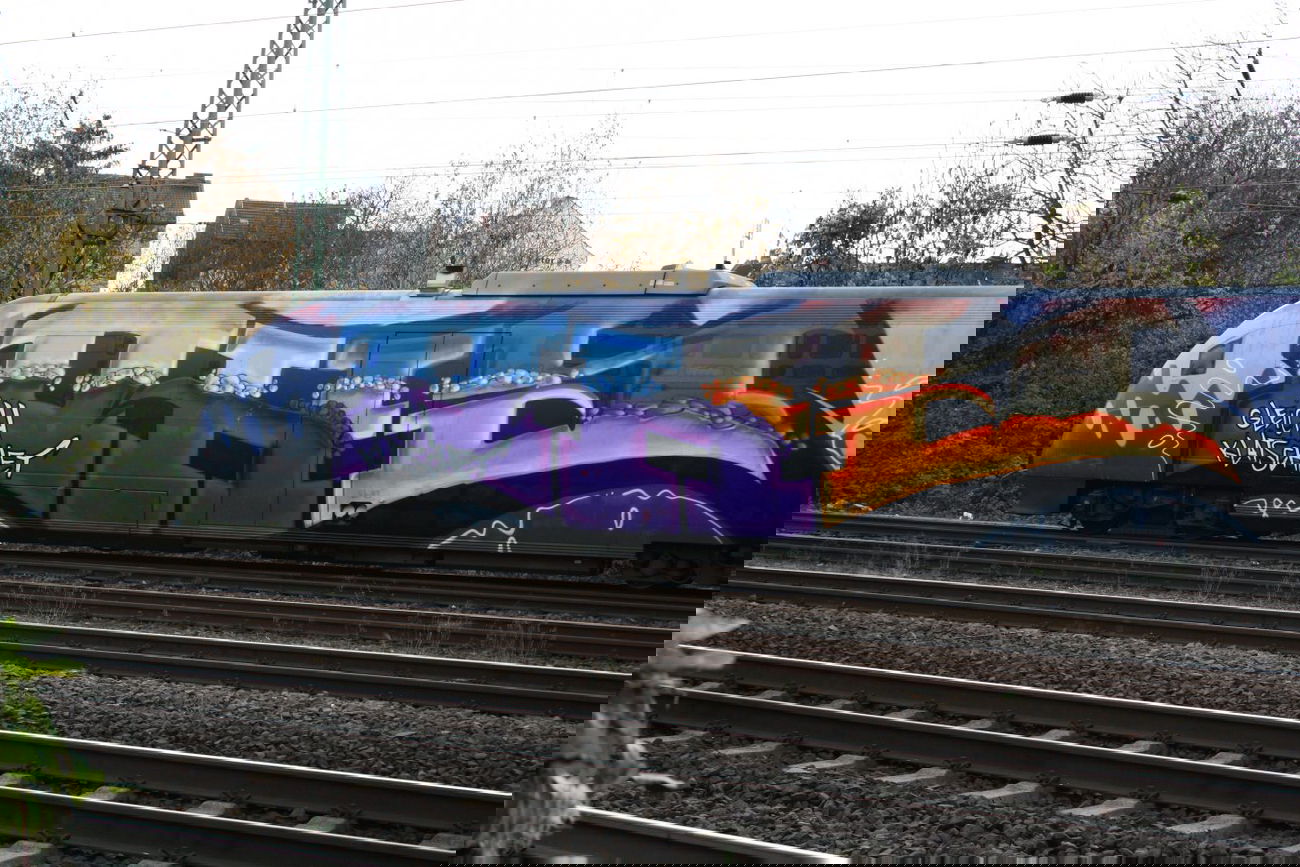 Graffiti Train - Photo by Dead07Monkey - OH