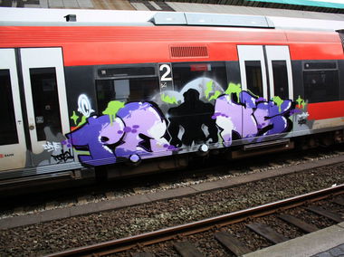 Graffiti Train - Photo by Dead07Monkey - Pens