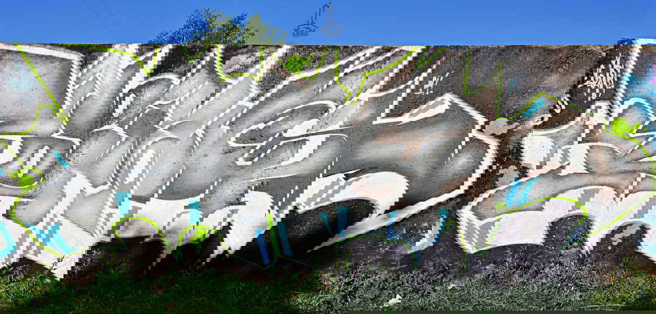 Graffiti Wall - Photo by Deas - Deas (2014)