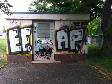 Graffiti Wall - Photo by Deebsn - Ef, Ap, Fais