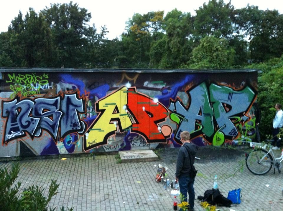 Graffiti Wall - Photo by Deebsn - Ap, Fais, Morf