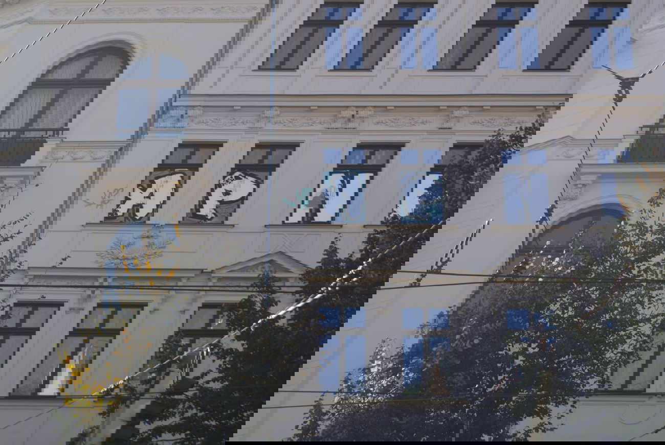 Graffiti Wall - Photo by Deebsn - Ap