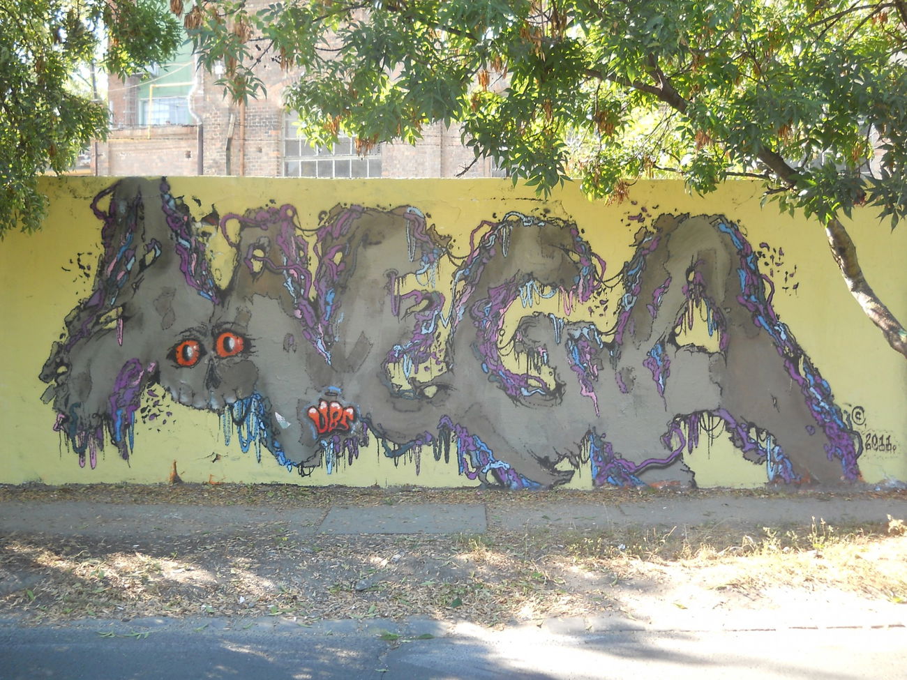 Graffiti Wall - Photo by Denguefever - Budapest (2011)
