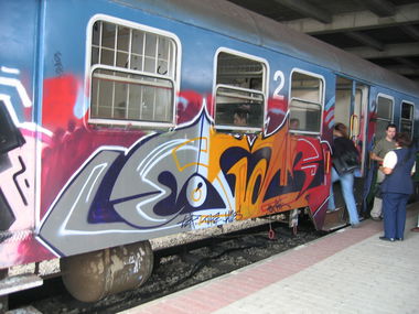 Graffiti Train - Photo by Denguefever - Budapest (2006)
