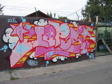 Graffiti Wall - Photo by Denguefever - Budapest (2006)