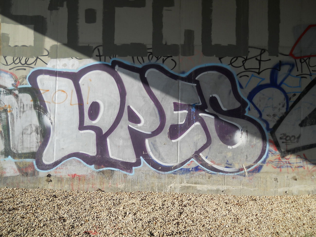 Graffiti Photo by Denguefever - Budapest (2002)