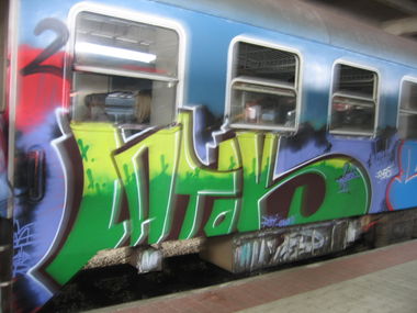 Graffiti Train - Photo by Denguefever - Budapest (2006)