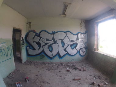 Graffiti Bombing in kropotkin - Photo by DepsFls - Deps, Fine, Lines (2013)