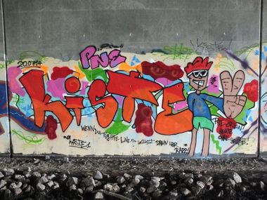 Graffiti Wall - Photo by Der0hneName - kiste