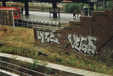 Graffiti Bombing in Berlin - Photo by DerDieDas - Lyte, Vega (1996)