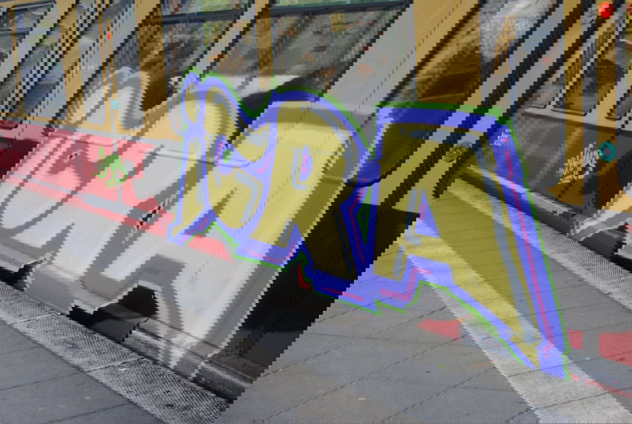 Graffiti Train in Berlin - Photo by DerDieDas - Icra (2014)