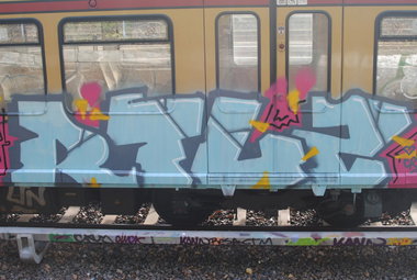 Graffiti Train in Berlin - Photo by DerDieDas - Rtlz (2014)