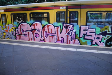 Graffiti Train in Berlin Treptow - Photo by DerDieDas - Sack, Fsr (2015)