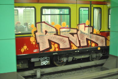 Graffiti Train in Berlin - Photo by DerDieDas - Rck