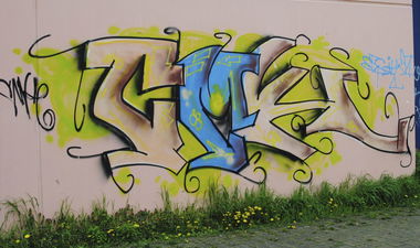 Graffiti Bombing in Berlin - Photo by DerDieDas - Cmk