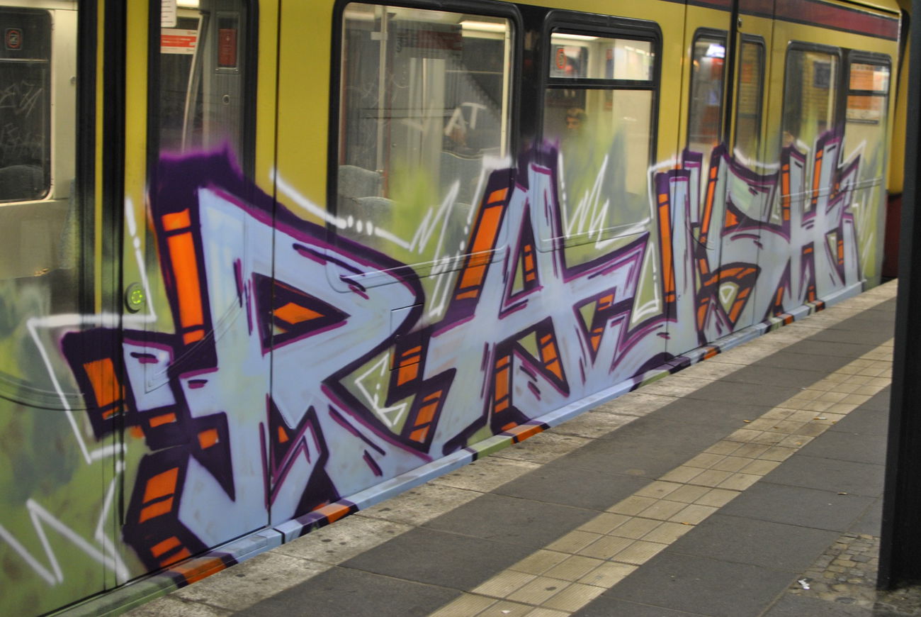 Graffiti Train in BERLIN - Photo by DerDieDas - Raush