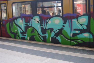 Graffiti Train in Berlin - Photo by DerDieDas - Mare?, Tare? (2015)