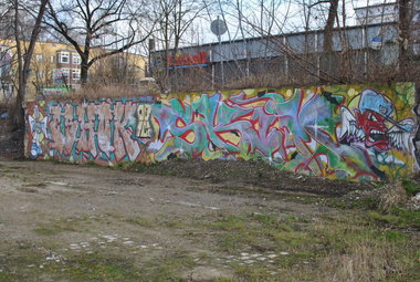 Graffiti Bombing in Berlin - Photo by DerDieDas - Eshok, Skim