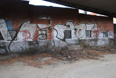 Graffiti Bombing in Berlin - Photo by DerDieDas - Lite