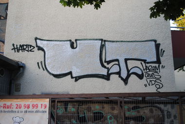 Graffiti Bombing in Berlin moabit - Photo by DerDieDas - Ut