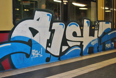 Graffiti Train in Berlin - Photo by DerDieDas - Aloha
