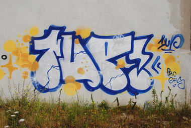 Graffiti Bombing in Berlin - Photo by DerDieDas - 1up