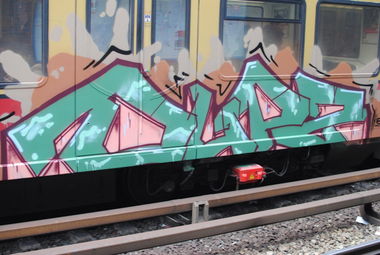 Graffiti Train in Berlin - Photo by DerDieDas - Oupz (2015)