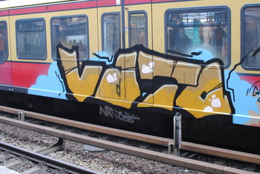 Graffiti Train in Berlin - Photo by DerDieDas - Vato (2015)
