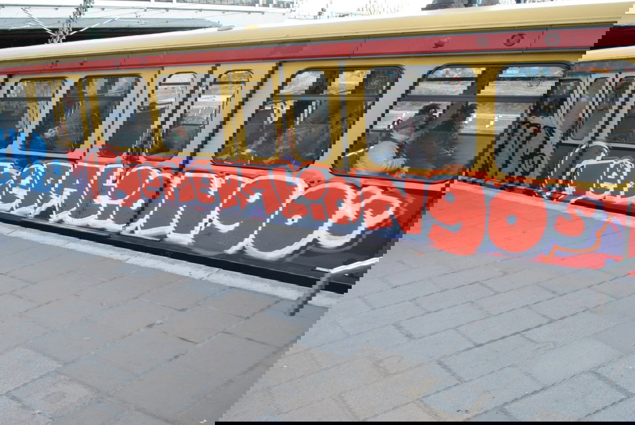 Graffiti Train in Berlin - Photo by DerDieDas - Generation90´s