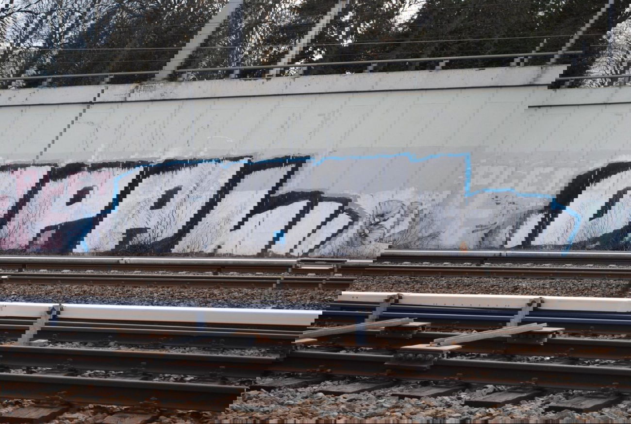 Graffiti Bombing in Berlin - Photo by DerDieDas - Opal