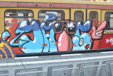 Graffiti Train in Berlin - Photo by DerDieDas - Jats