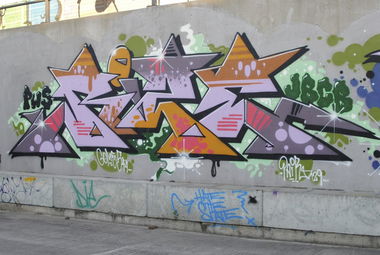 Graffiti Bombing in Berlin - Photo by DerDieDas - Rize