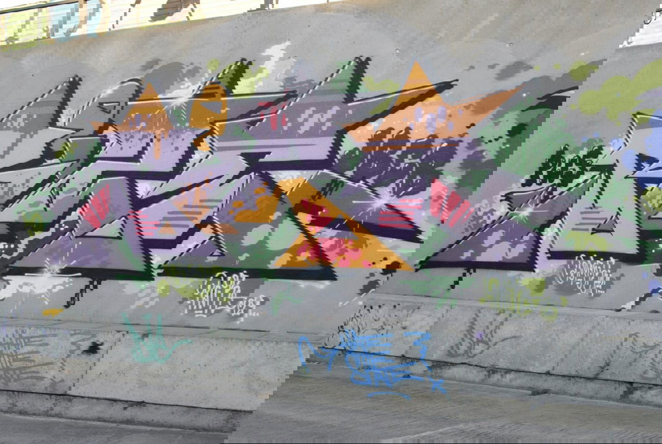 Graffiti Bombing in Berlin - Photo by DerDieDas - Rize