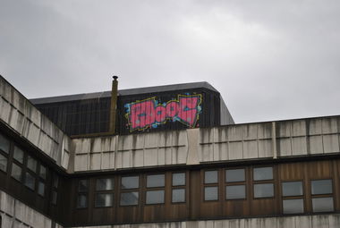 Graffiti Bombing in Berlin - Photo by DerDieDas - Qooc (2011)