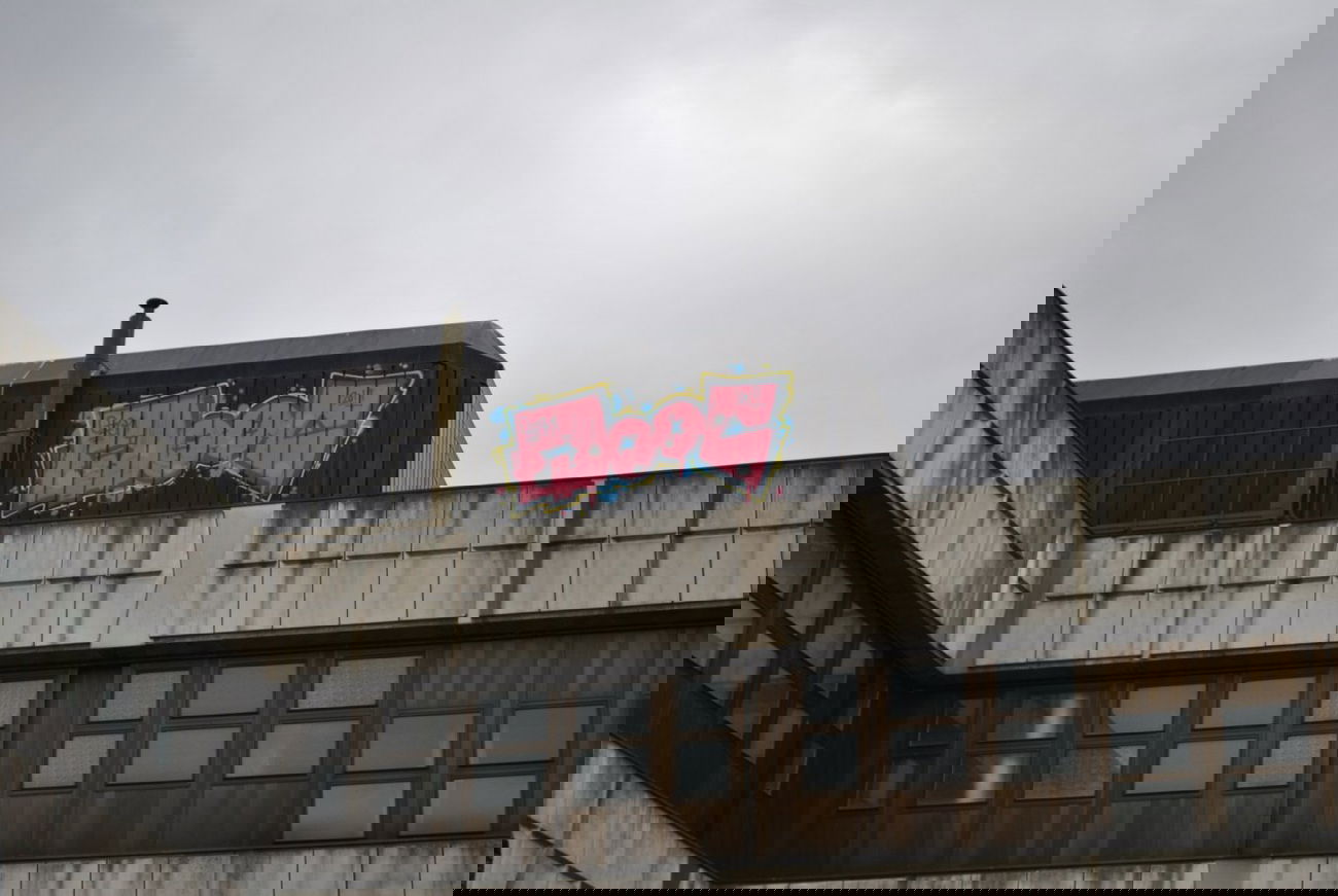 Graffiti Bombing in Berlin - Photo by DerDieDas - Qooc (2011)