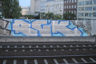 Graffiti Bombing in Berlin - Photo by DerDieDas - Rck