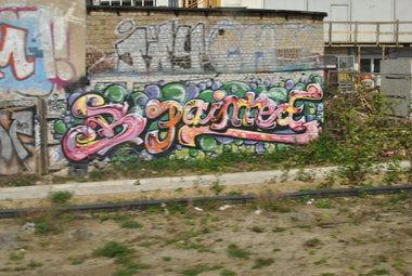 Graffiti Bombing in Berlin - Photo by DerDieDas - Bpainted