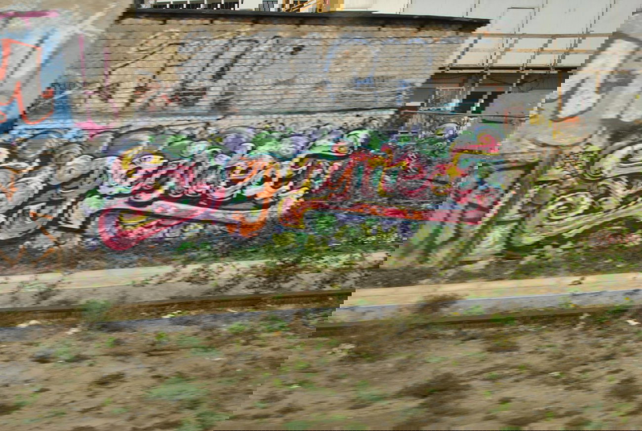 Graffiti Bombing in Berlin - Photo by DerDieDas - Bpainted