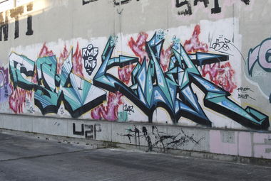 Graffiti Bombing in Berlin - Photo by DerDieDas - Paod, Loser, Dnb (2012)