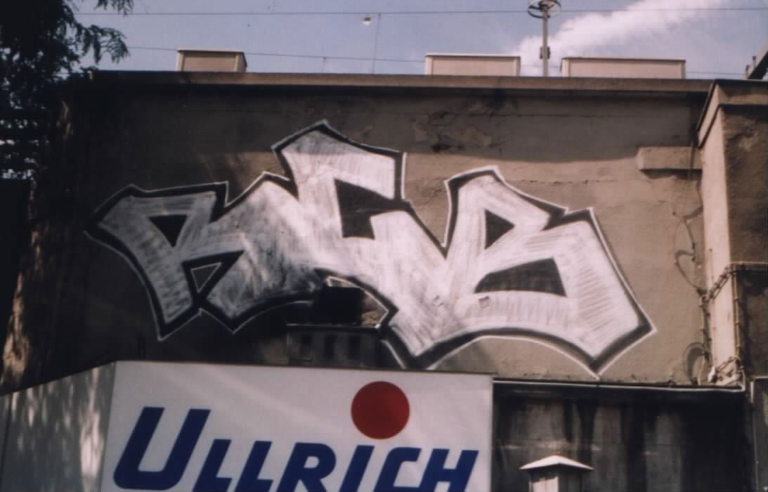 Graffiti Bombing in BERLIN - Photo by DerDieDas - Rcb