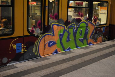Graffiti Train in Berlin - Photo by DerDieDas - Duel (2015)