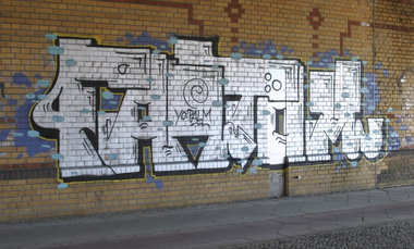 Graffiti Bombing in Berlin - Photo by DerDieDas - Fantom
