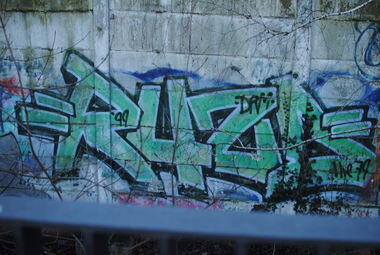 Graffiti Bombing in Berlin - Photo by DerDieDas - Ruzd (1999)