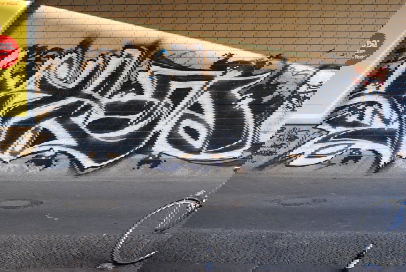 Graffiti Bombing in Berlin - Photo by DerDieDas - Strm