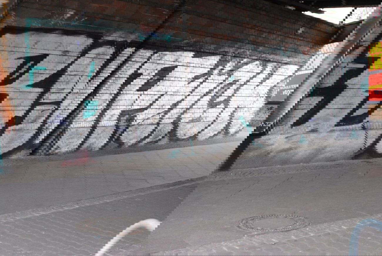 Graffiti Bombing in Berlin - Photo by DerDieDas (2015)